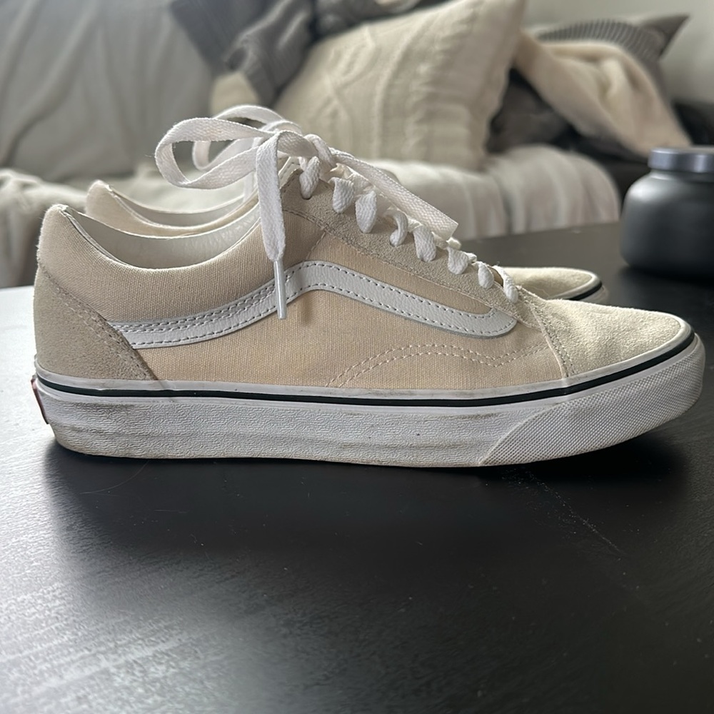 WOMANS VANS - Picture 2 of 3